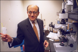 Rakesh Jain in his lab (Photo: Harvard Gazette)