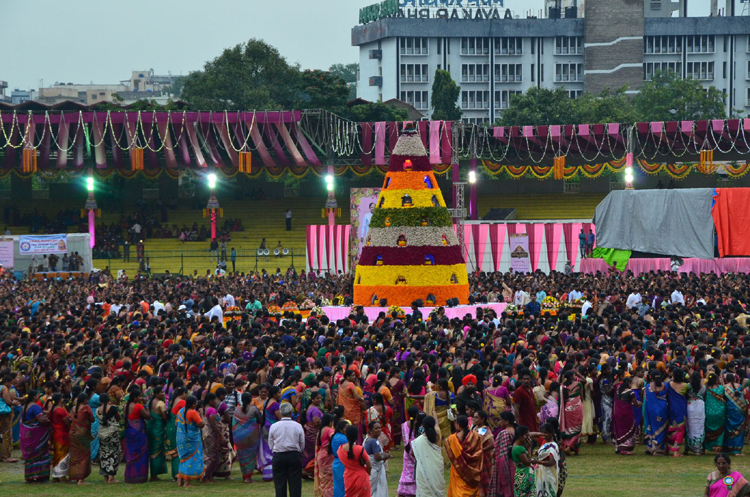 Telangana\'s \'Maha Bathukamma\' floral festival sets World record