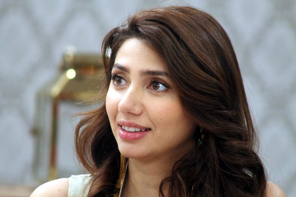Felt like being punched in stomach with Raees: Mahira Khan - INDIA New  England News