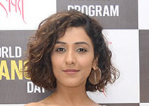 Women have lesser lines in duets in films: Neeti Mohan