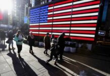 Two-thirds of Americans say US on wrong track: Poll