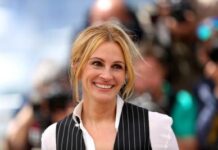 Kissing is the key to a happy marriage, says Julia Roberts