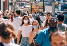 US weekly jobless claims rise to eight-month high amid economic slowdown