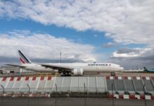 Two Air France pilots suspended after cockpit altercation