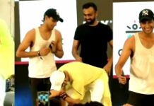 Hrithik touches fan’s feet, netizens call him ‘most humble superstar’