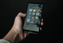 Social media ‘trust or distrust’ buttons may help curb spread of fake news