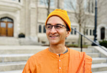 Hindu Monastic at Harvard Divinity School Lives to Learn