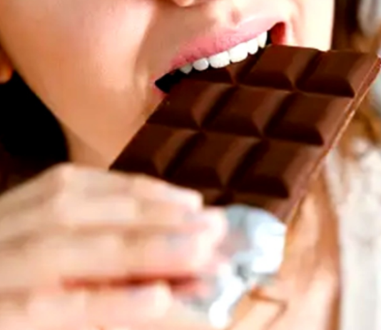 This could be a reason for your late-night chocolate cravings