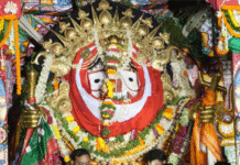 Religious Fervour Grips Puri as Devotees Witness ‘Suna Besha’ of Lord Jagannath and Siblings