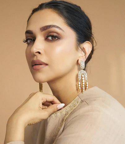 Bollywood Roundup: Deepika Padukone, Akshay Kumar, Shah Rukh Khan, and more…