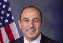 US lawmakers urge Trump to reconsider H-1B visa restrictions