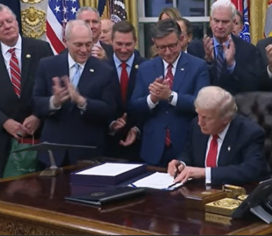 Longest U.S. Government Shutdown Ends as Trump Signs Bill to Restore Federal Operations