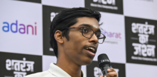 Chess Fever in Dharavi Leaves Praggnanandhaa Amazed by Young Fans’ Enthusiasm