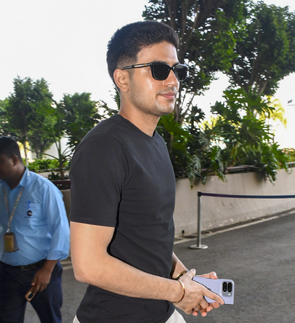 Gill, New Zealand Squad Arrive in Vadodara Ahead of First ODI