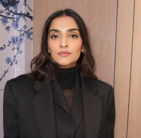 Bollywood Roundup: Sonam Kapoor, Shruti Haasan, Priyanka Chopra, and more…