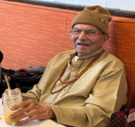 Jayanti Dixit, Harvard Square Restaurateur and Hindu Priest, Dies at 94